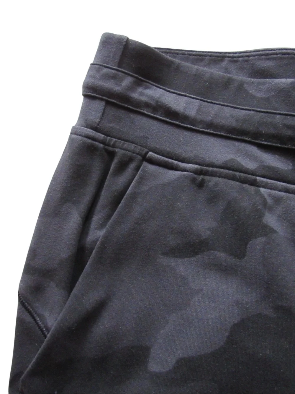 Lululemon Ready to Rulu Jogger Pants 8 Black Camo Soft Sweat Wicking Athletic